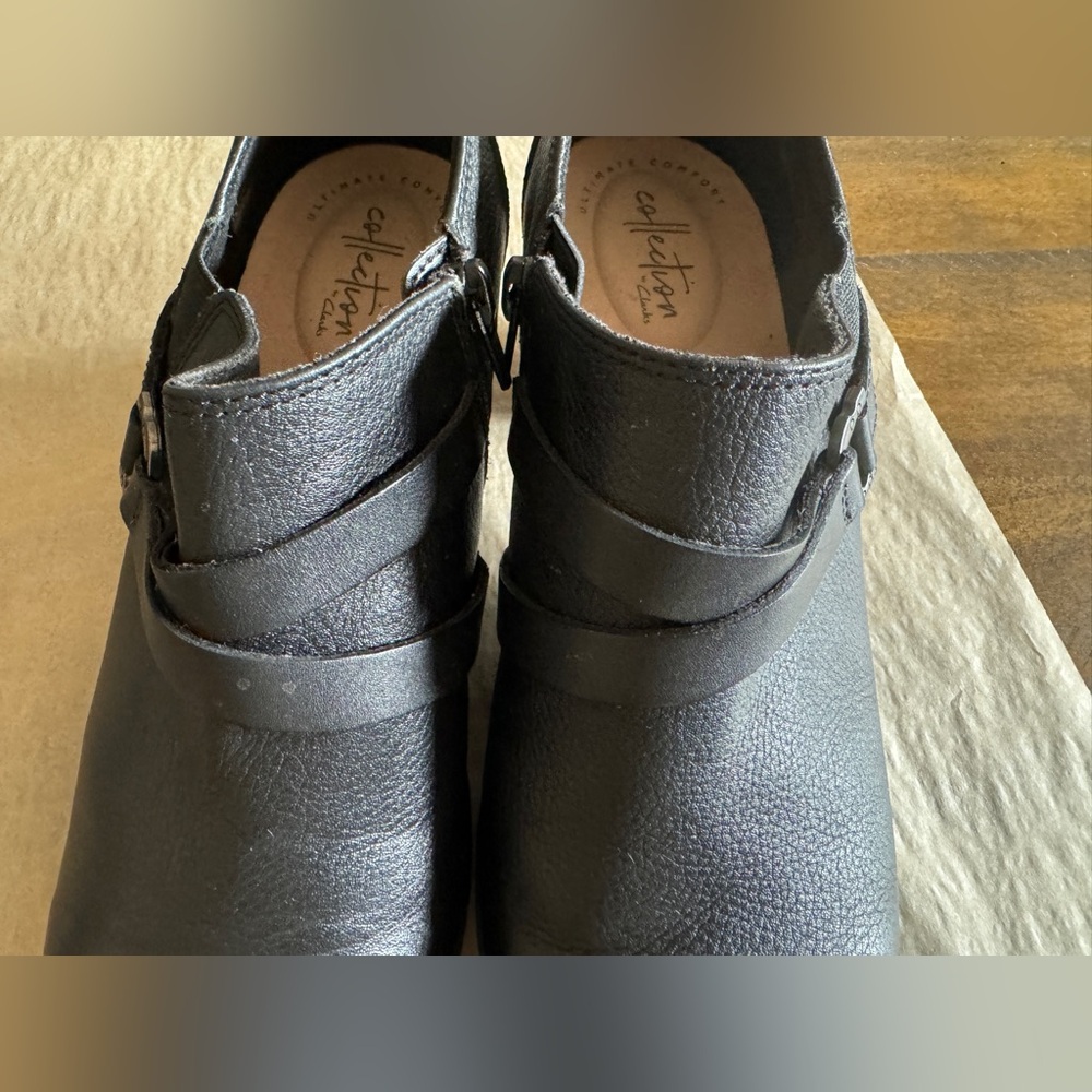 CLARKS Women’s Low Ankle Leather Heel Boots - Black - Size 41 EU / 9.5 US - Picture 3 of 16